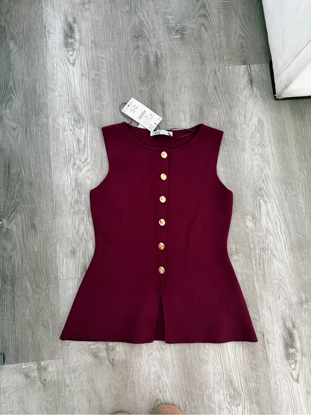 Zara NWT Sleeveless Button-Front Peplum Top in maroon